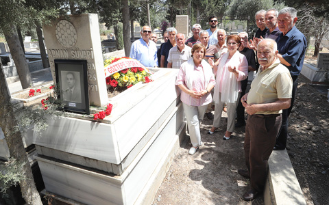 Adnan Süvari'yi Mezarı Başında Andık
