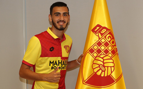 Yalçın Kayan Profesyonel Oldu