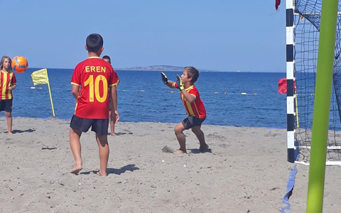 Plaj Futbol Şenliği Aliağa'da Gerçekleşti