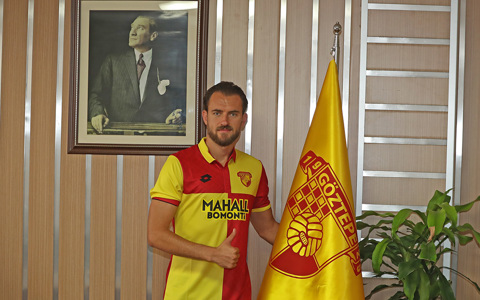 Sokol Cikalleshi Signs for Göztepe