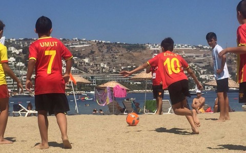 Plaj Futbolu Şenliği'nin İlk Etabı Gerçekleşti