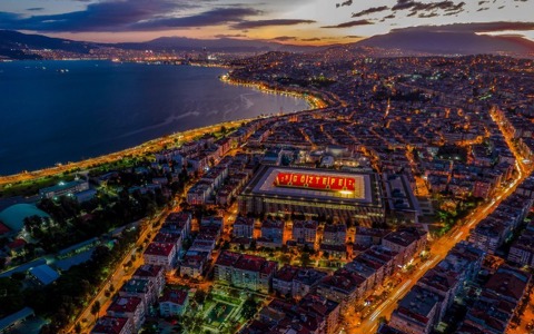 Zeze - Gürsel Aksel | "En karanlık gecede, bir çocuğun umudu!"